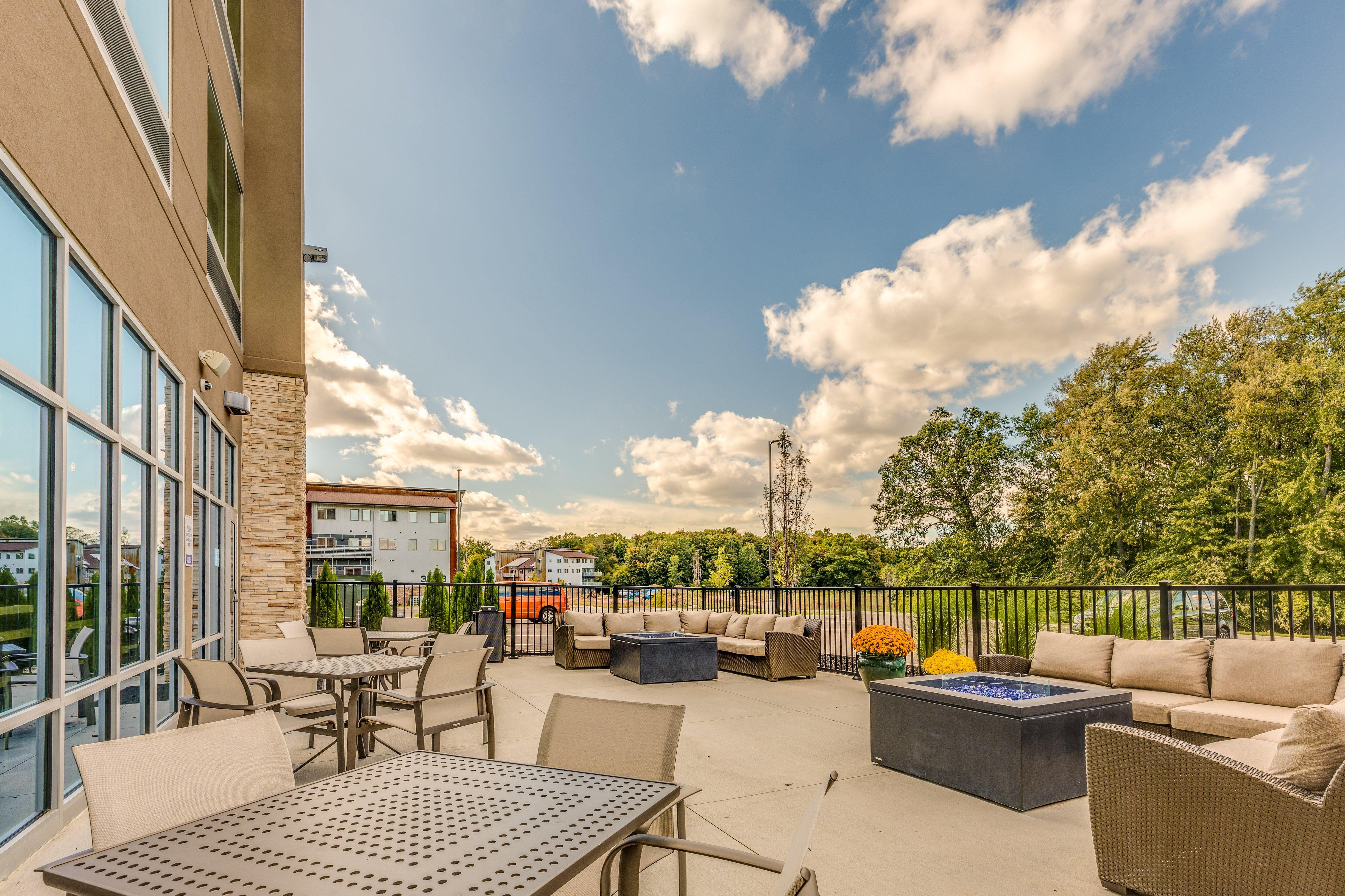 Holiday Inn Express & Suites Okemos - University Area By Ihg Extérieur photo