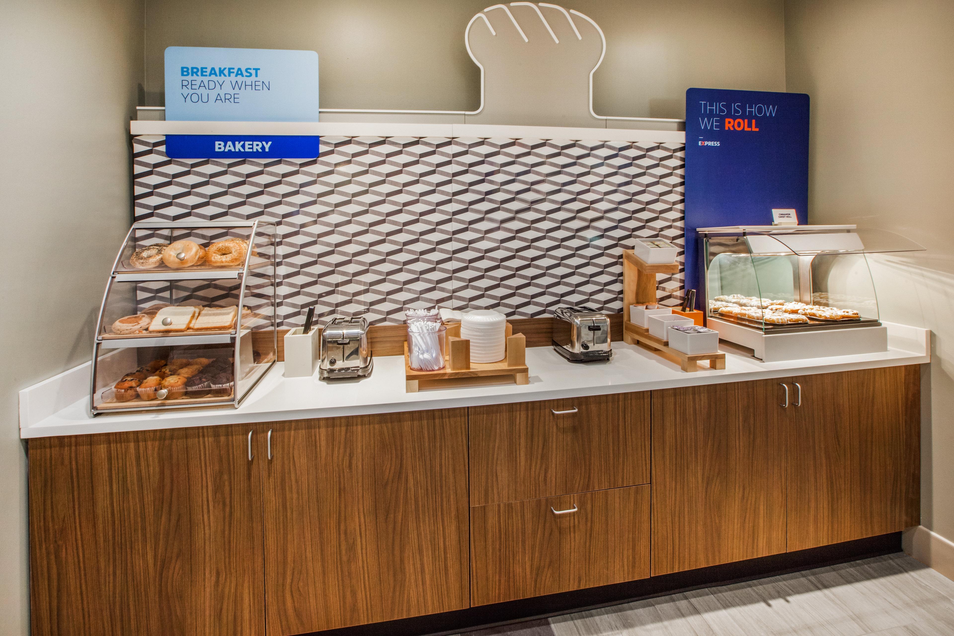 Holiday Inn Express & Suites Okemos - University Area By Ihg Extérieur photo